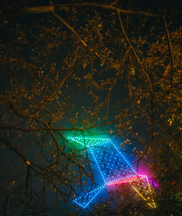 Signals in the trees — Sziget Festival 2025. Photograph by Rockstar Photographers.