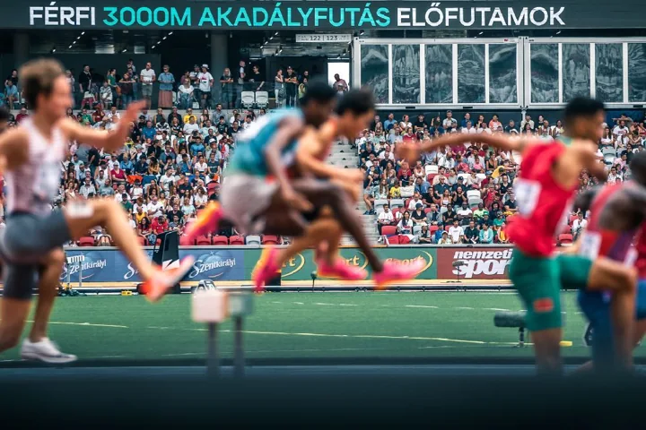 Every fraction counts — Athletics photography. Photograph by Rockstar Photographers.