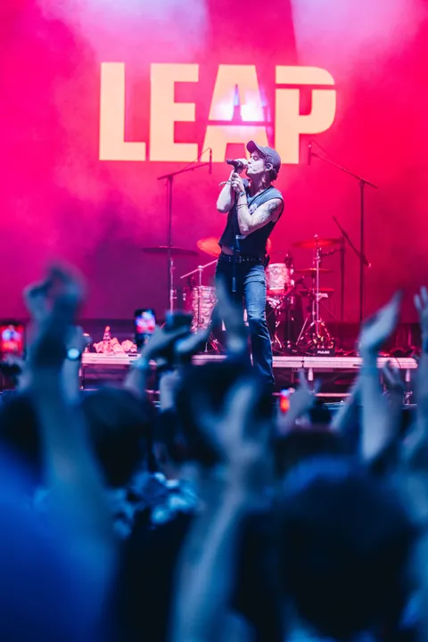 Front row — Sziget Festival 2026. Photograph by Kata Major.